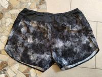 Neuwertige Lauf-Sport Shorts von Tchibo,Active,Batiklook,Gr.44 Nordrhein-Westfalen - Hille Vorschau