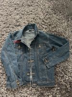 Jeans Jacke in 134/140 Nordrhein-Westfalen - Remscheid Vorschau