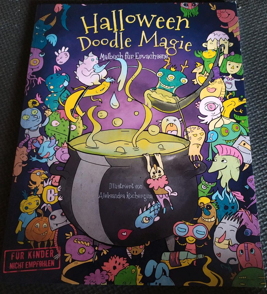 Malbuch für Erwachsene mit Halloween Motiven in Wilhelmsfeld