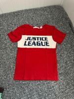 ♠️ H&M DC Justice League T-Shirt rot 122/128 2,50€ ♠️ Nordrhein-Westfalen - Hagen Vorschau