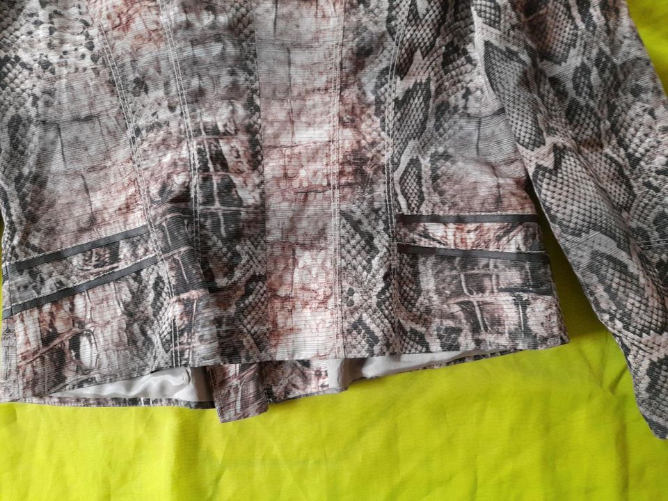 Jacke gerry weber 40,Innenfutter, schöne Musterung in Pfaffing