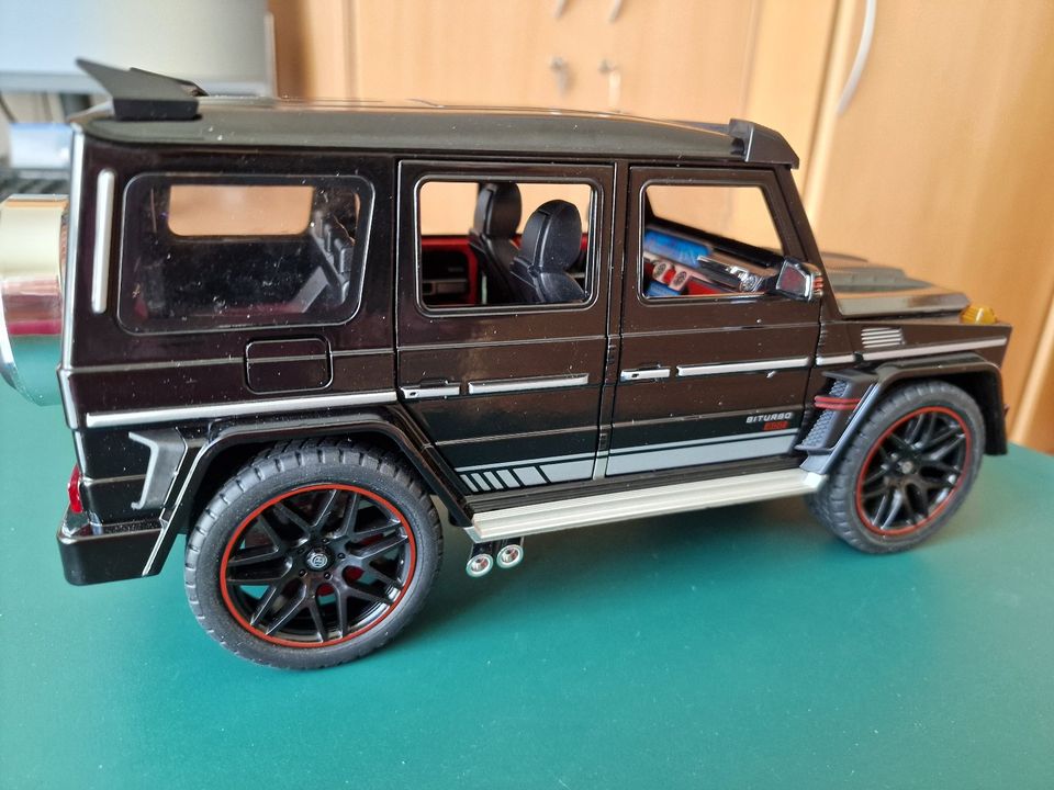 Modellauto Mercedes Benz G-Klasse 1:18, SUV Ikone mit Beleuchtung in Bottrop