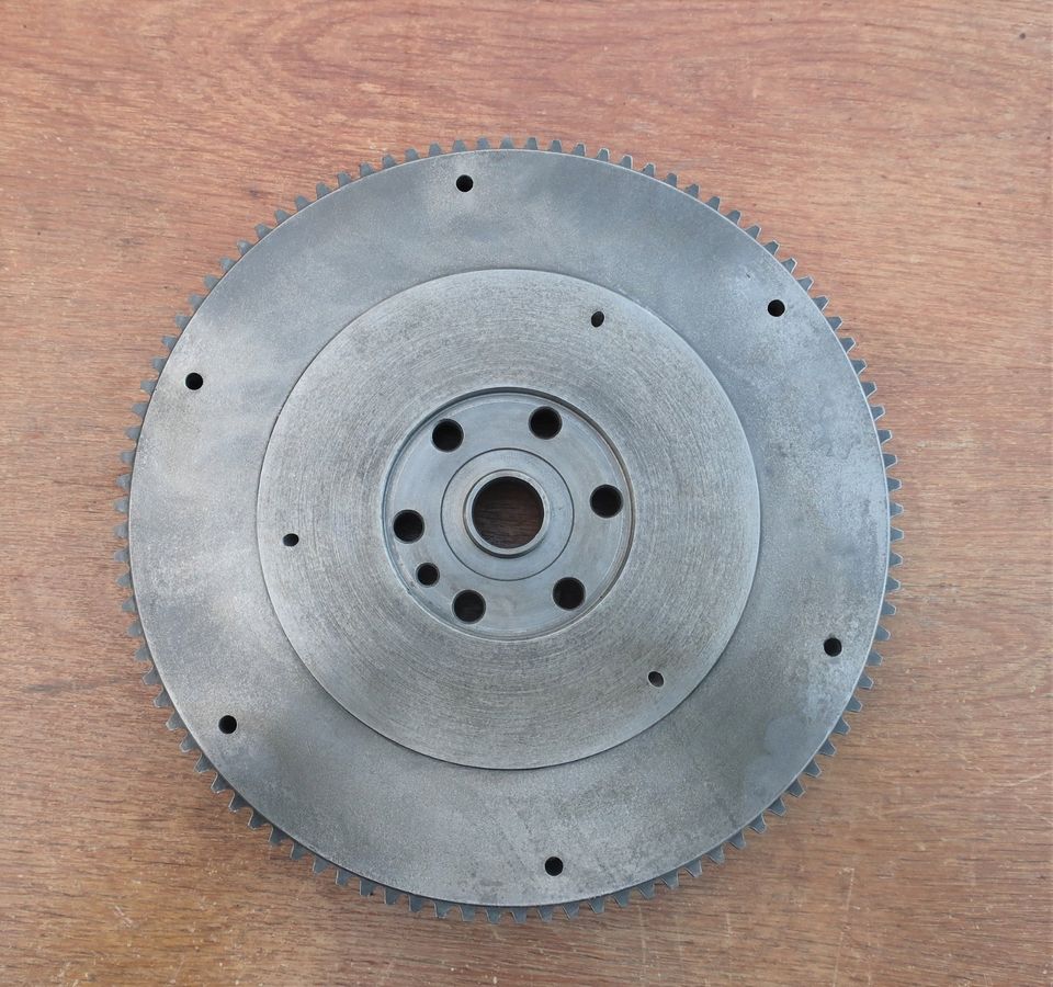 6 Zylinder 2,6L, Land Rover Serie 2 / 3 Schwungscheibe, flywheel in Jade