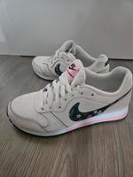 Nike MD Runner 2 Damen Mädchen Sneaker Schuhe Koblenz - Wallersheim Vorschau