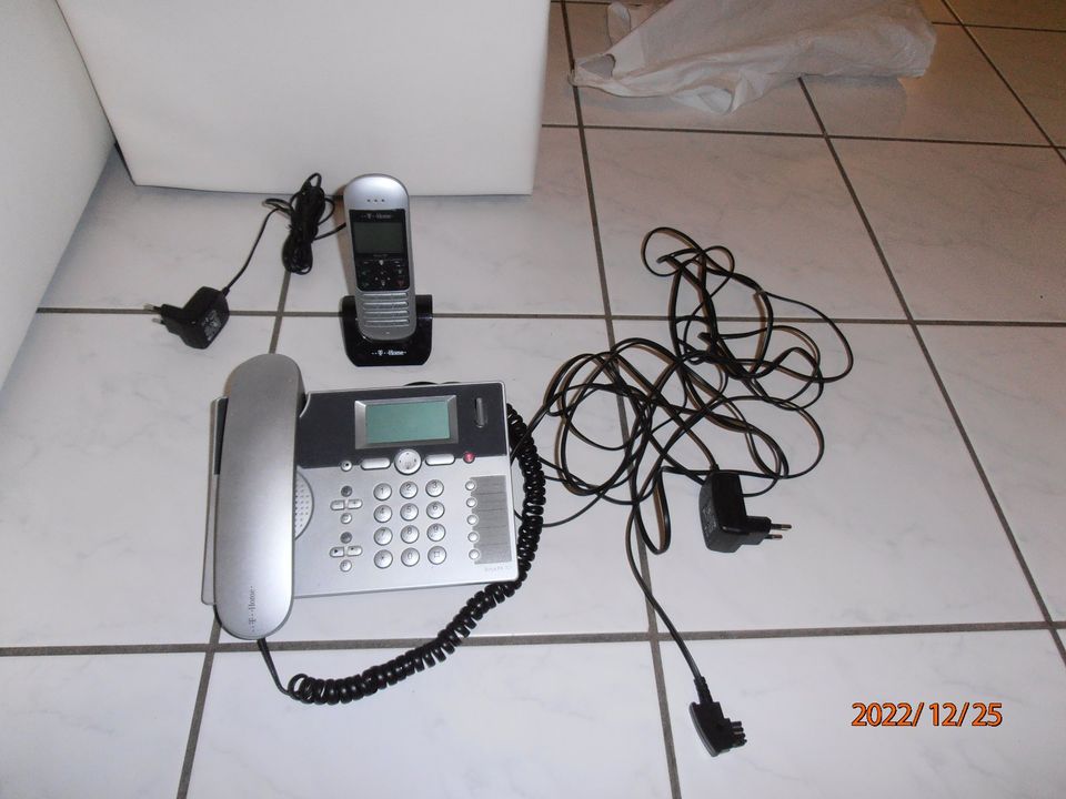 T-Home Sinus 101 Telefon und Mobilteil in Vaihingen an der Enz