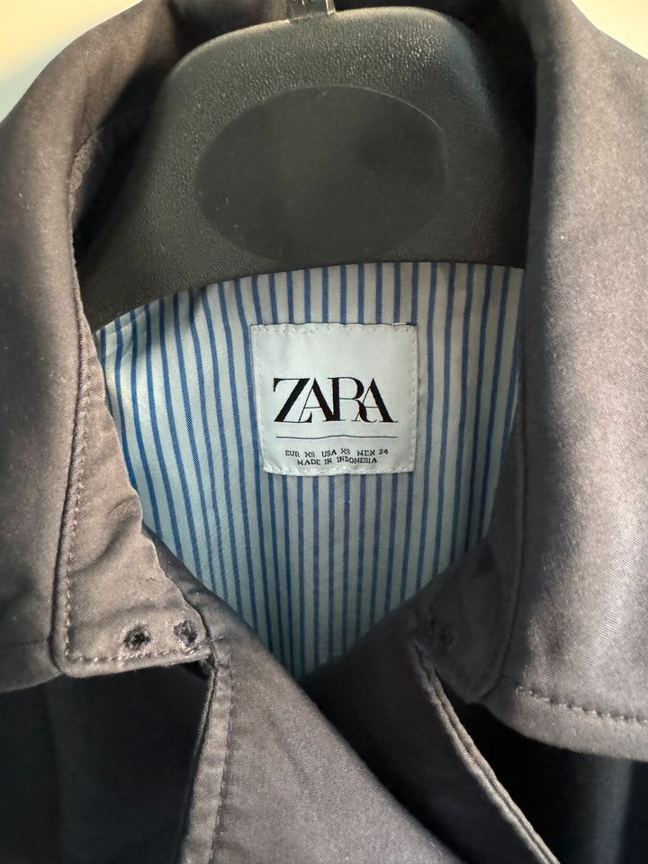 Zara Trenchcoat dunkelblau gr XS in Hamburg