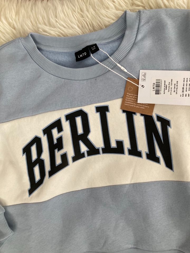 Neuer Sweater BERLIN blau 134 140 Lmtd in Steinhöring
