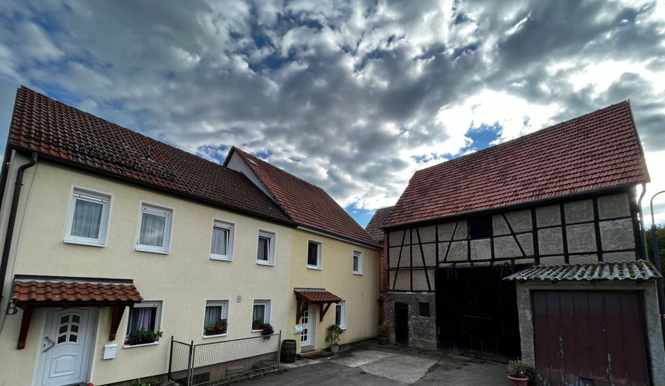 Vielseitig nutzbare Immobilie in Gellmersbach: Zwei DH + Scheune in Weinsberg