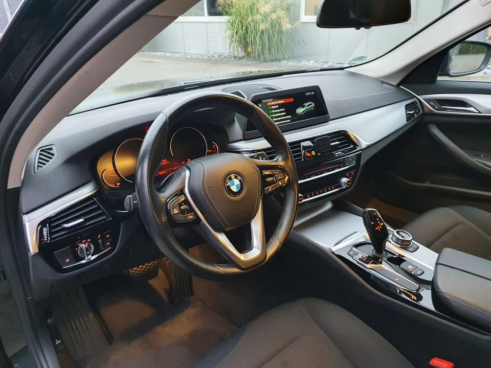 BMW 520  Touring Luxury Line in Bad Salzuflen