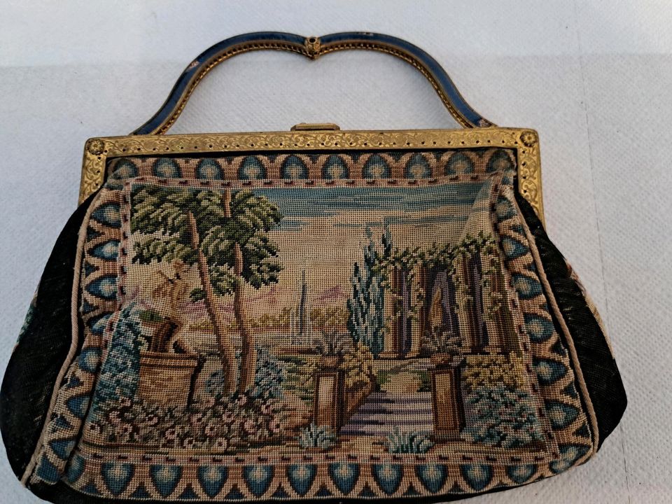 Abendtasche mit Einlegearbeiten/Emaille 30'er Jahre RARITÄT in Berlin