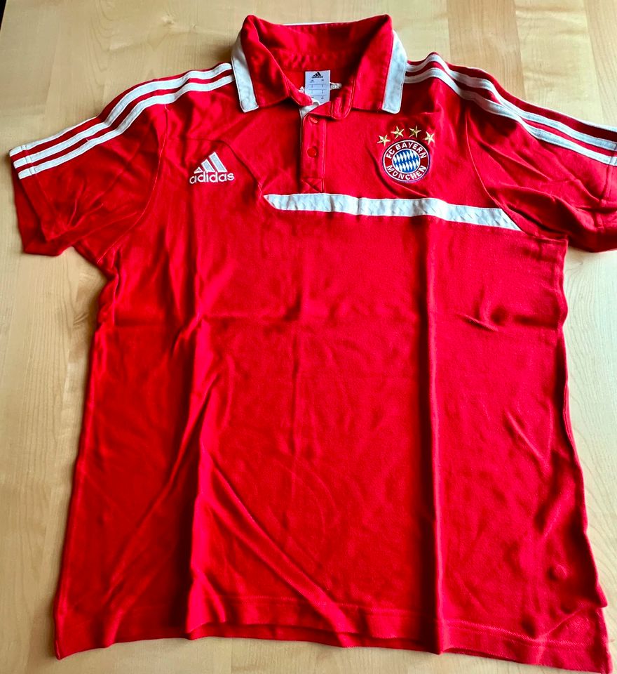 FCB Bayern München Poloshirt Kurzarm rot Gr.7 in Vilshofen an der Donau