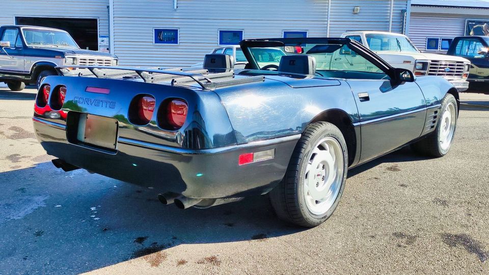 Corvette C4 CABRIO 5,7l V8 TPI H-Zulassung / Triple Black in Rudersberg