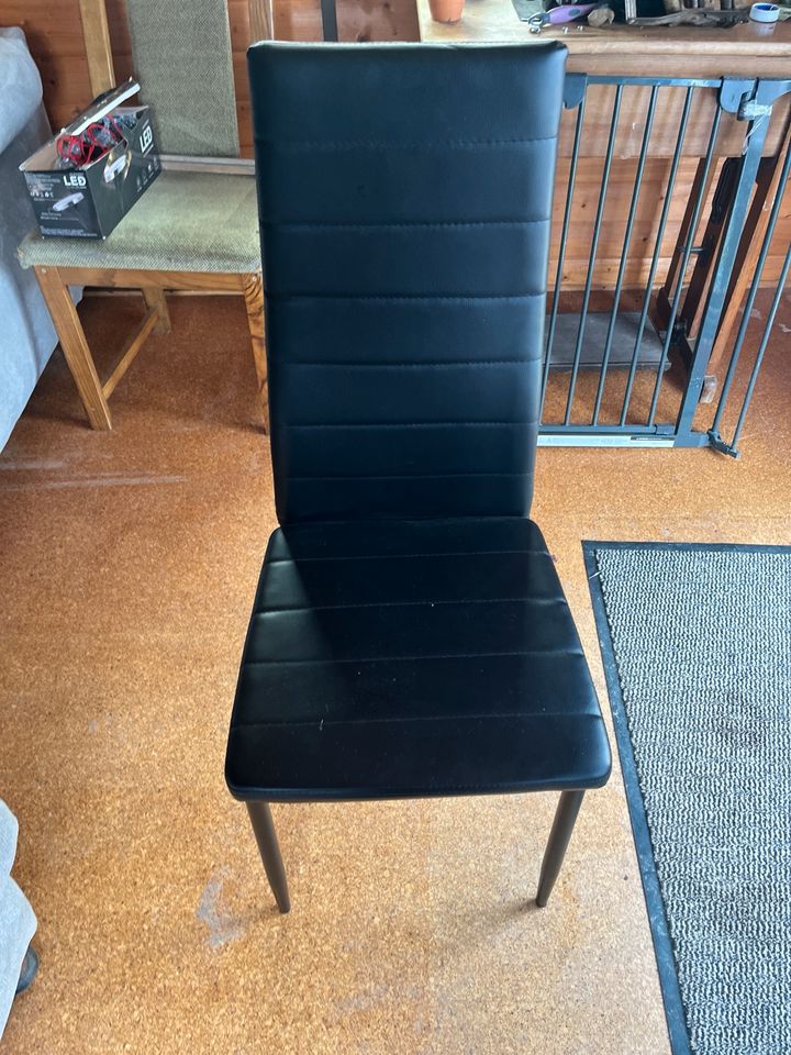 3 schwarze stuhle in Bad Königshofen