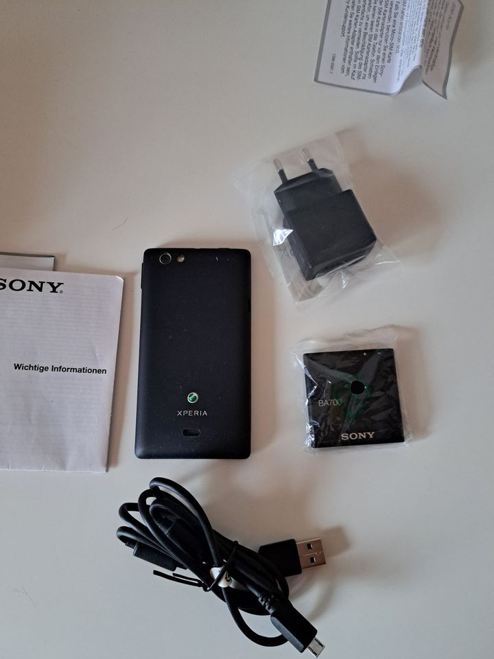 Handy Sony XPERIA miro ST23i in Bad Schmiedeberg