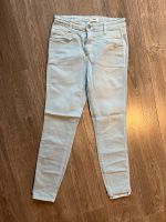 Hellblaue CLOSED Jeans Skinny Pusher Größe 28 Altona - Hamburg Altona-Nord Vorschau