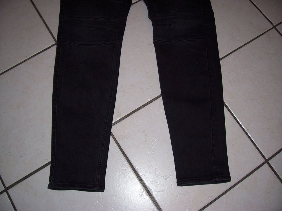 Herren Hollister Jeanshose schwarz W32 / L30 * Neuwertig in Adendorf