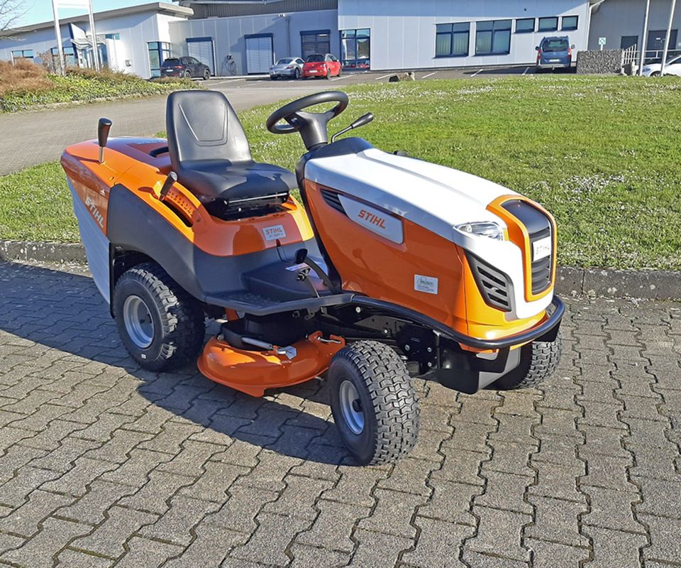 STIHL 5097Z Rasentraktor Aufsitzmäher Benzin-Rasentraktor in Lindlar