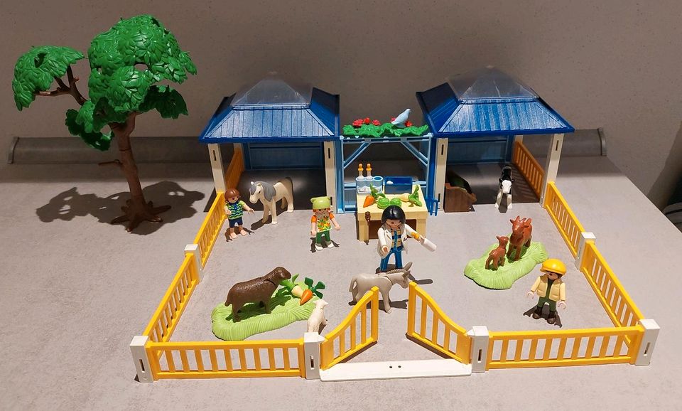 Playmobil Tierpflegestation mit Freigehege in Wardenburg