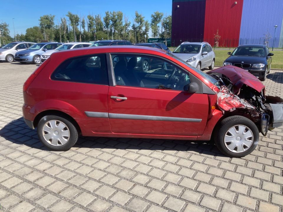 Ford Fiesta Ambiente in Altenburg