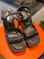 Prada, Plateau-Sandalen, feines, weiches Leder, Größe 39 Aachen - Aachen-Mitte Vorschau