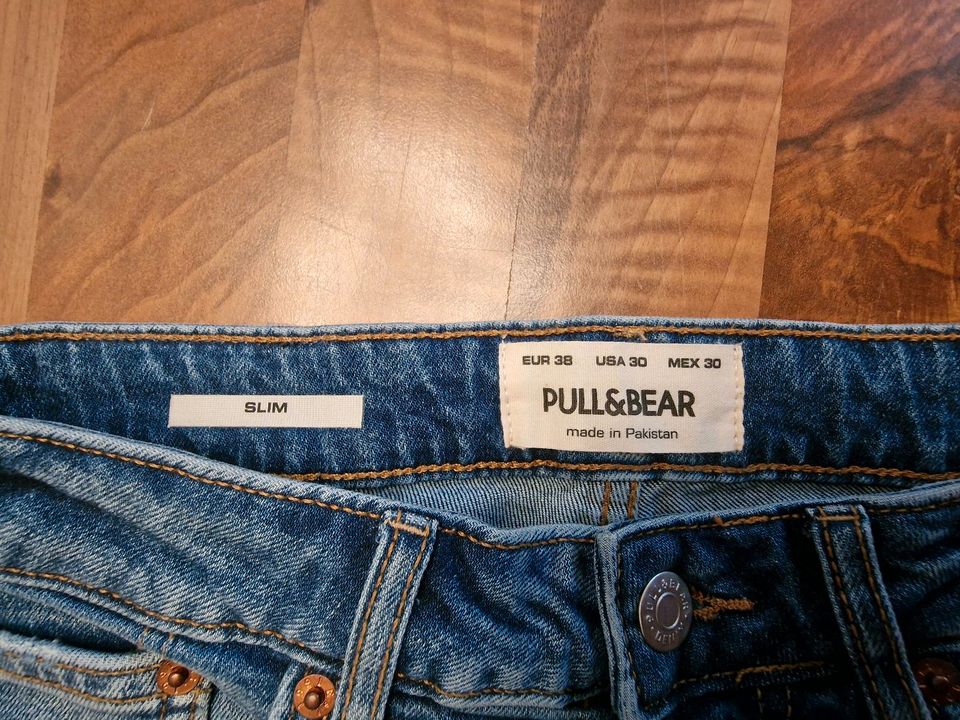 Shorts Jeansshorts Gr. 38 von Pull & Bear in Mertingen