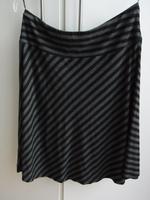 Rock kurz schwarz / dunkelgrau Jersey von H&M (Gr.40/42) Kr. München - Unterföhring Vorschau
