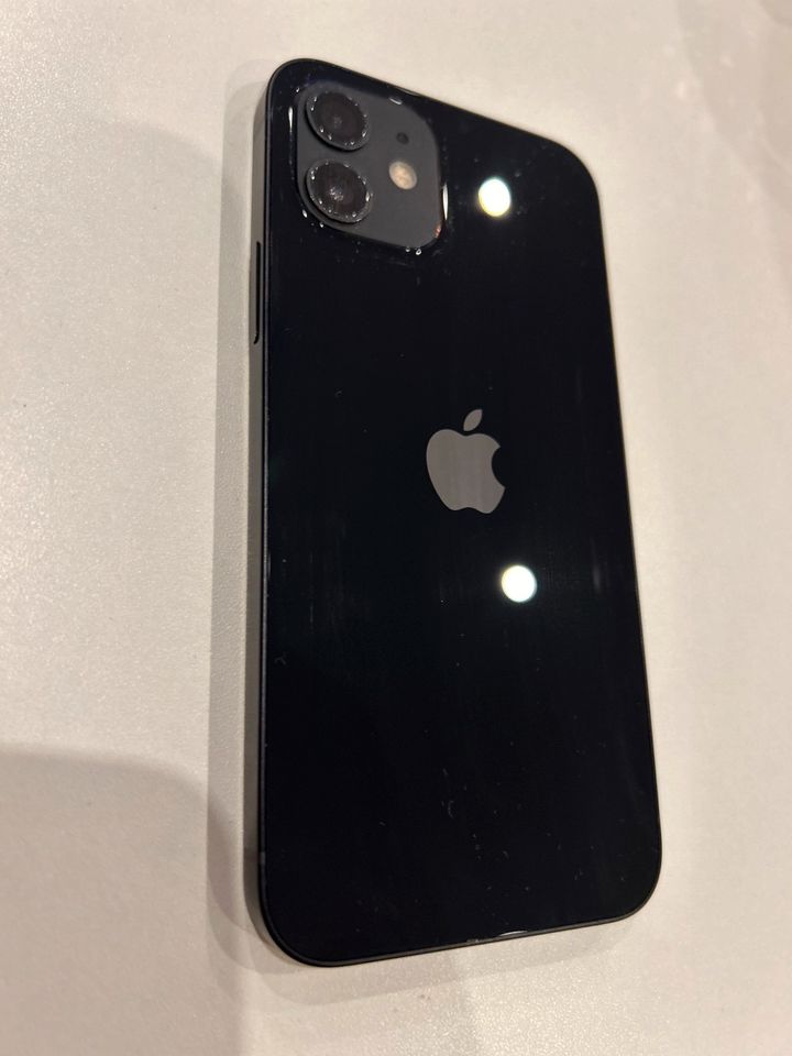 Apple IPhone 12 64GB schwarz in Eiterfeld
