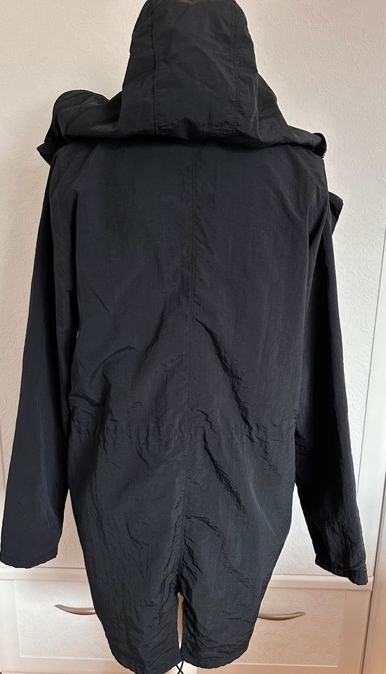 Sommer-Jacke/Parka Gr. 40/42 ideal für die Gassirunde in Lohfelden