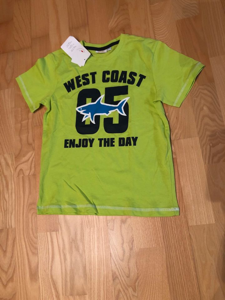 T-Shirt neu 134/140 Hai West coast grün in Freilassing