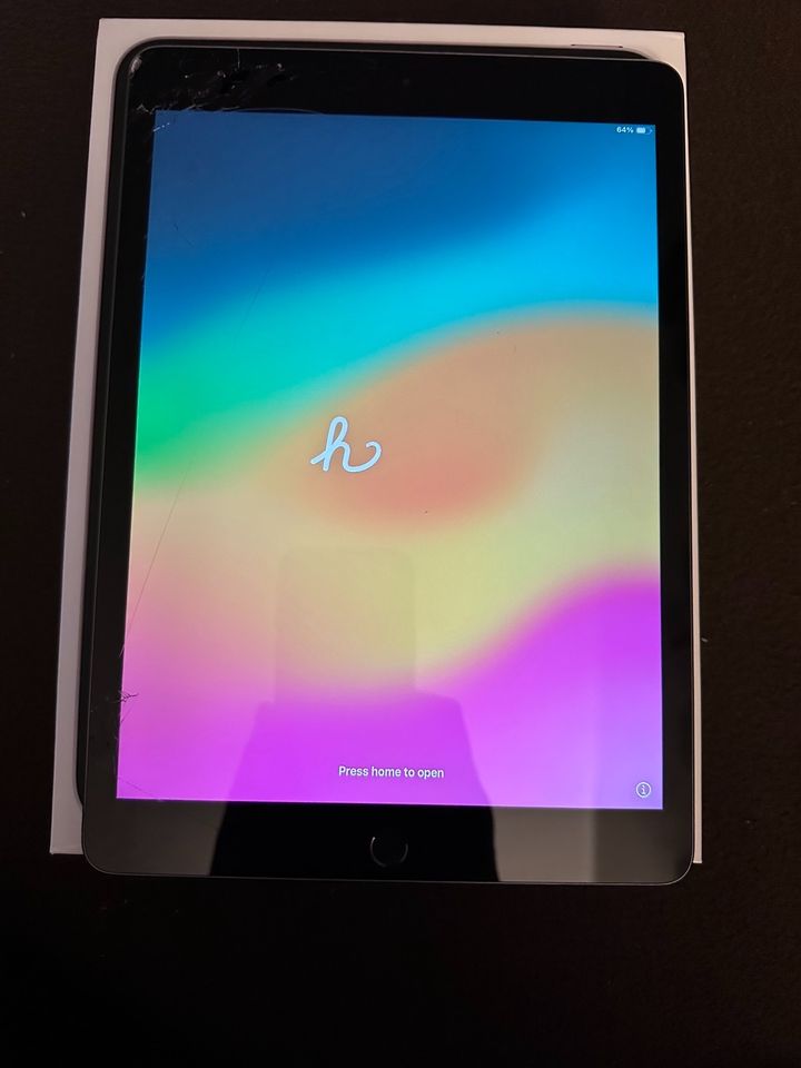 iPad 8 32GB Displayschaden in Wentorf