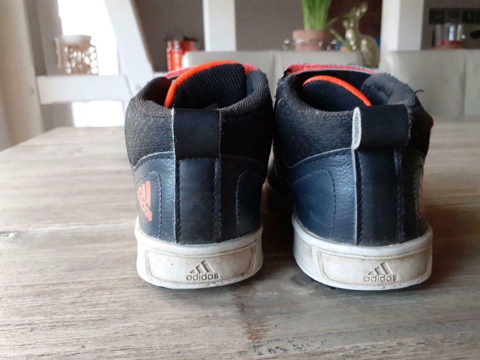 Adidas hohe Sneaker Turnschuhe Gr. 29 schwarz *Top* in Pförring