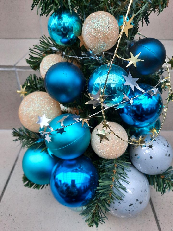 Künstlicher Tannenbaum mit Zubehör ca.50 cm H in Drensteinfurt