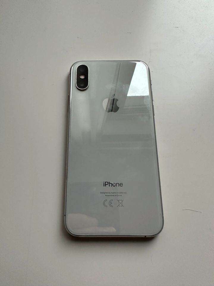 iPhone XS - 256gb - silber - DEFEKT in Duisburg