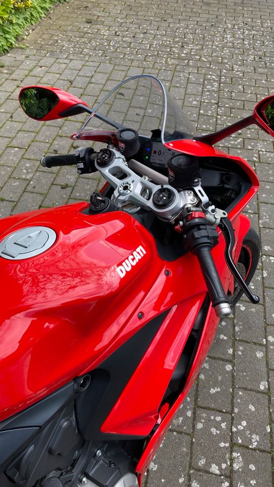 Ducati Panigale V2 *top Zustand|TÜV NEU* in Ankum