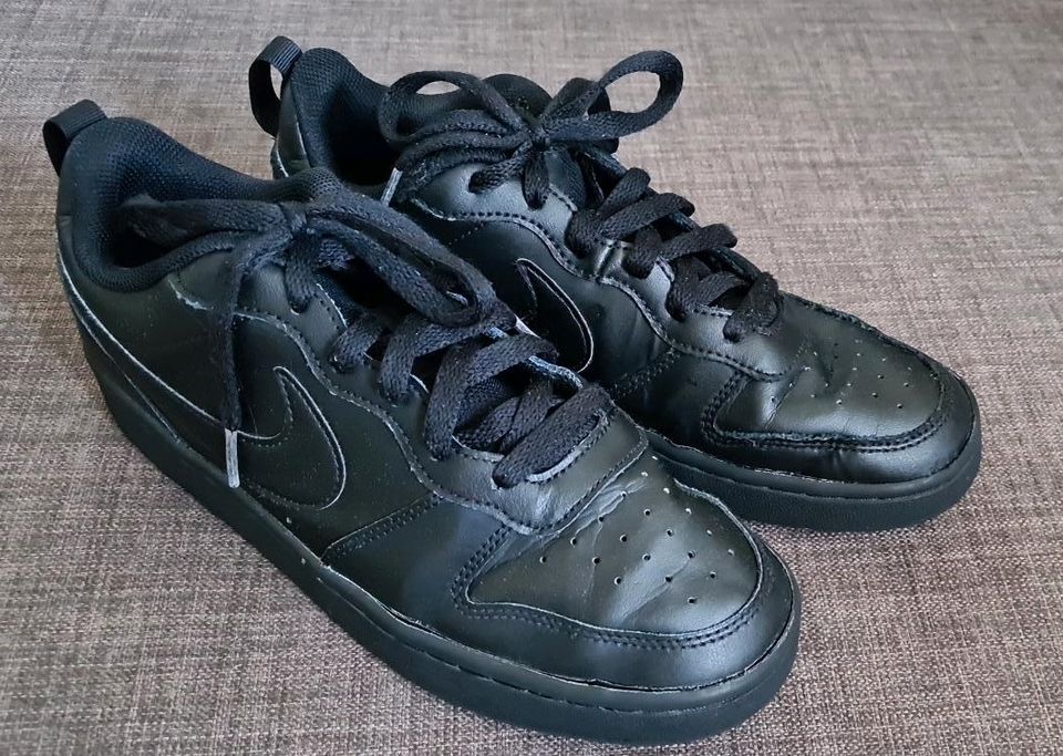 Nike Jungen Schuhe Gr 40 in Lünen