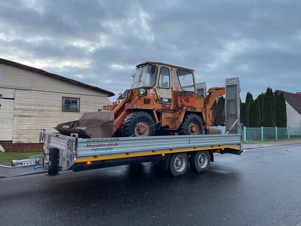 Baumaschinentransport , Schlepper , Radlader in Barchfeld