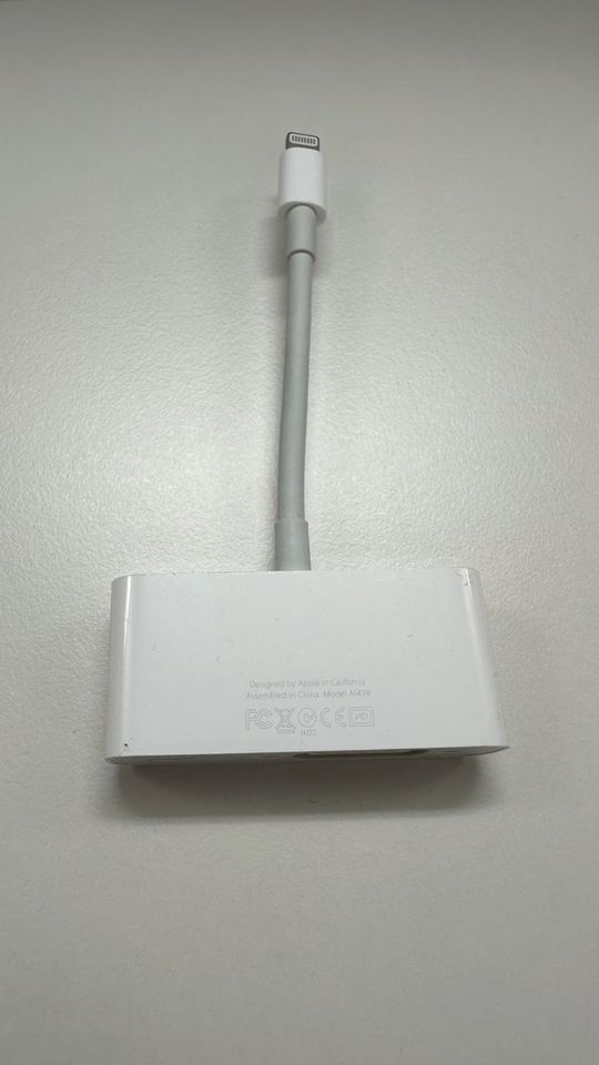 Apple Lightning VGA Adapter nicht benutzt in Hamburg