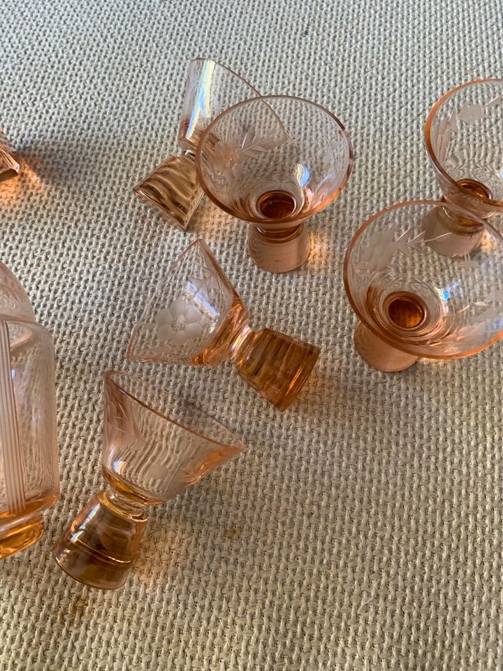 Vintage Likör set farbiges Glas mit Blumen Schliff! in Barendorf