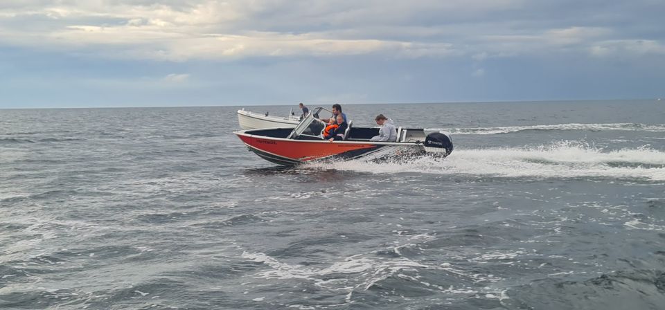 Hornhecht 70PS mit Führerschein Mietboot 8 Stunden Angeln & Fun in Lütjenburg