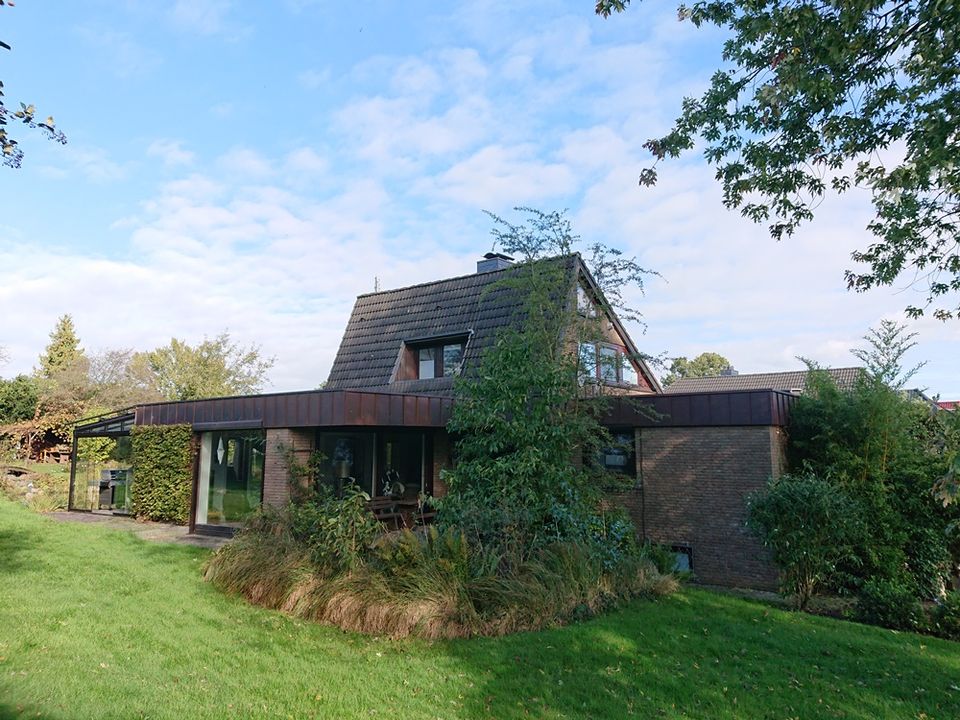 Lassen Sie sich begeistern! Außergewöhnliches Architektenhaus auf Traumgrundstück, Nähe Itzehoe in Ottenbüttel