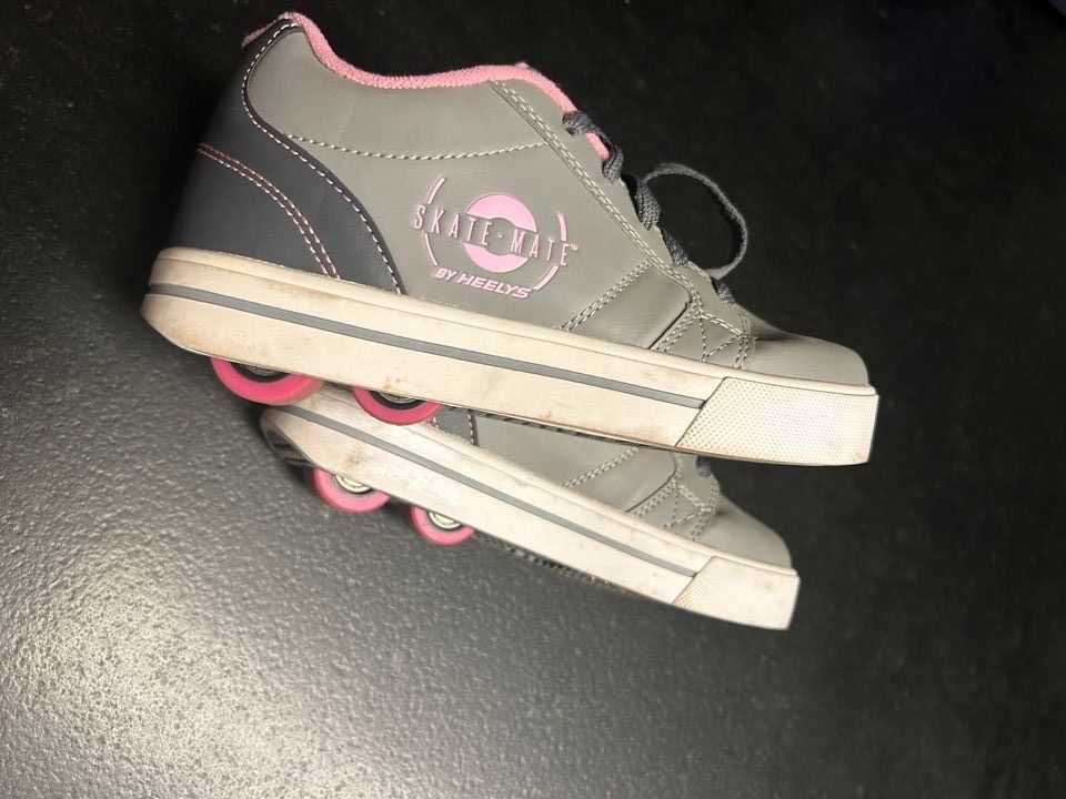 Roller-Schuhe / Rollschuhe von Heelys - grau - 34 in Essen