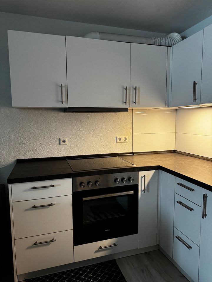 Weiße moderne Küche in Plochingen