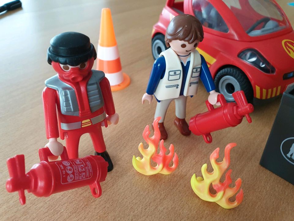 Feuerwehr Auto mit Zubehör von Playmobil in Schwanewede