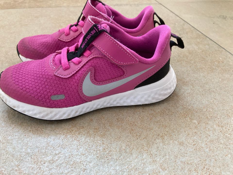 Nike Schuhe pink Gr.28 in Mallersdorf-Pfaffenberg