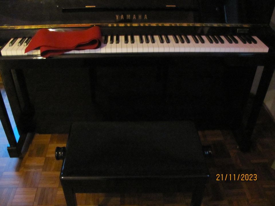 Klavier Piano Yamaha C-113 TPE von 2006 aus Erstbesitz in Remagen