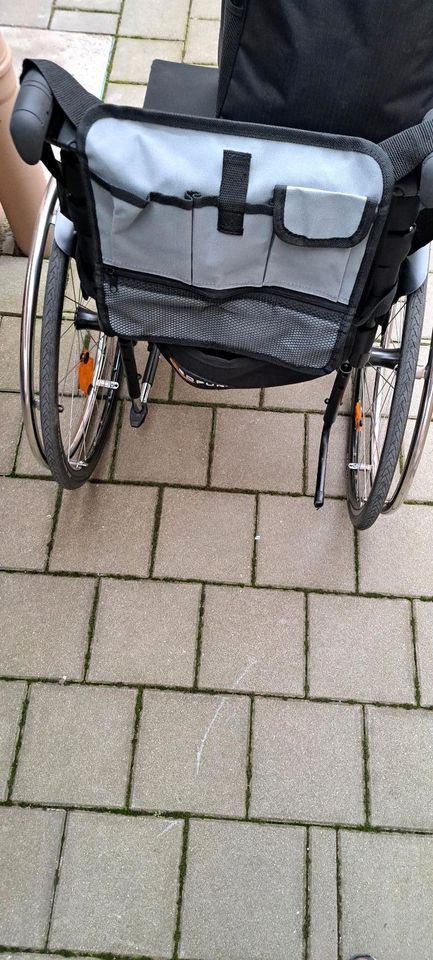Stoff Organiser Bad outdoor Reise Urlaub. Rollstuhl Tasche  31x30 in Nürnberg (Mittelfr)