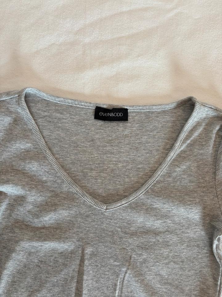 Langarm Shirt in grau für Damen Größe XS Even&Odd in Baunatal