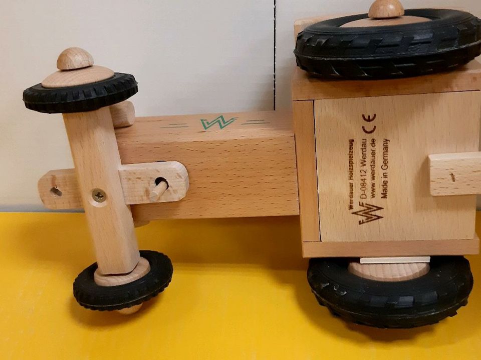 Neu! Werdauer Holzspielzeug, Holzmodell Traktor mit OVP in Sachsen