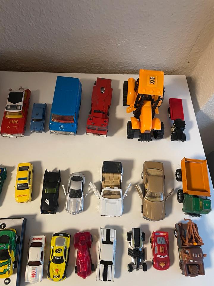 Sammlung cooler teilweise einzigartiger Spielzeugaustos in Kempen