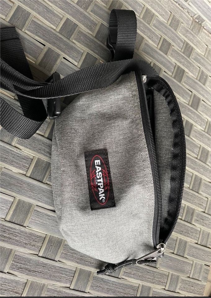 Eastpack Bauchtasche Gürtel Tasche in Ludwigsburg